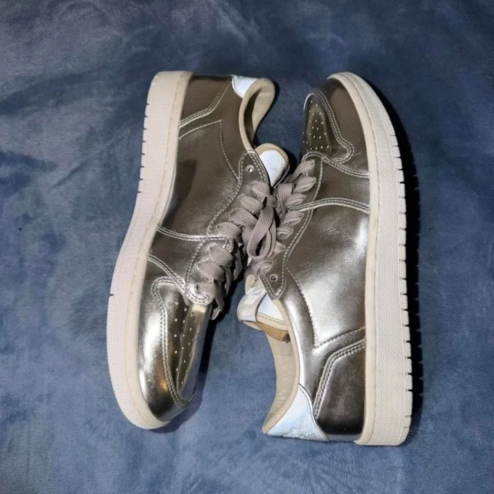 Air Jordan 1‎ Retro OG Pinnacle Low Metallic Silver men size 9